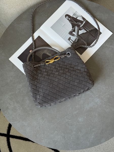 Сумка Bottega Veneta Andiamo Small Bag in Grey Intrecciato Suede 991266 фото