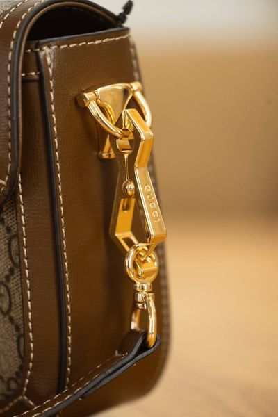 Сумка Gucci Horsebit 1955 Small Shoulder Bag in Beige and Dark Brown GG Supreme Canvas/Gold-Toned Hardware 0555 фото