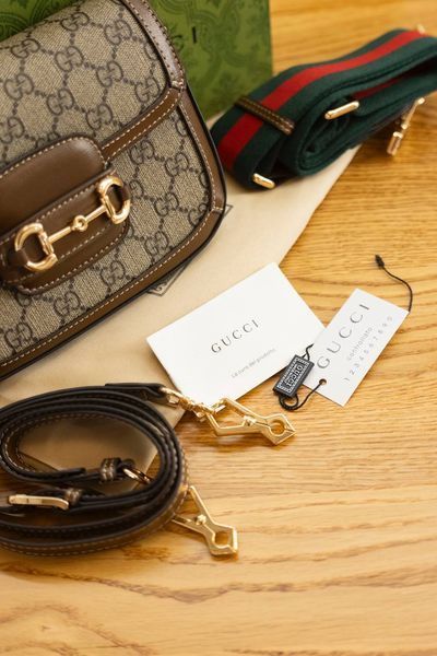 Сумка Gucci Horsebit 1955 Small Shoulder Bag in Beige and Dark Brown GG Supreme Canvas/Gold-Toned Hardware 0555 фото