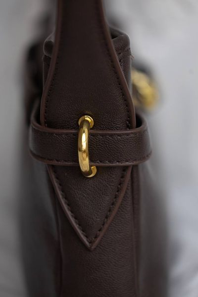 Сумка Miu Miu Aventure Nappa Leather Bag in Briarwood/Antiqued Gold-Tone Hardware 99733 фото