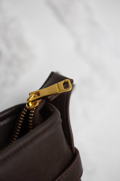 Сумка Miu Miu Aventure Nappa Leather Bag in Briarwood/Antiqued Gold-Tone Hardware 99733 фото