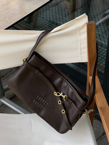 Сумка Miu Miu Aventure Nappa Leather Bag in Briarwood/Antiqued Gold-Tone Hardware 99733 фото