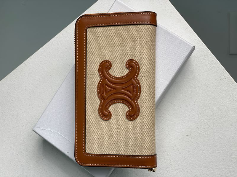 Гаманець Celine Zipped Wallet Cuir Triomphe in Textile and Calfskin Natural/Tan 88156 фото