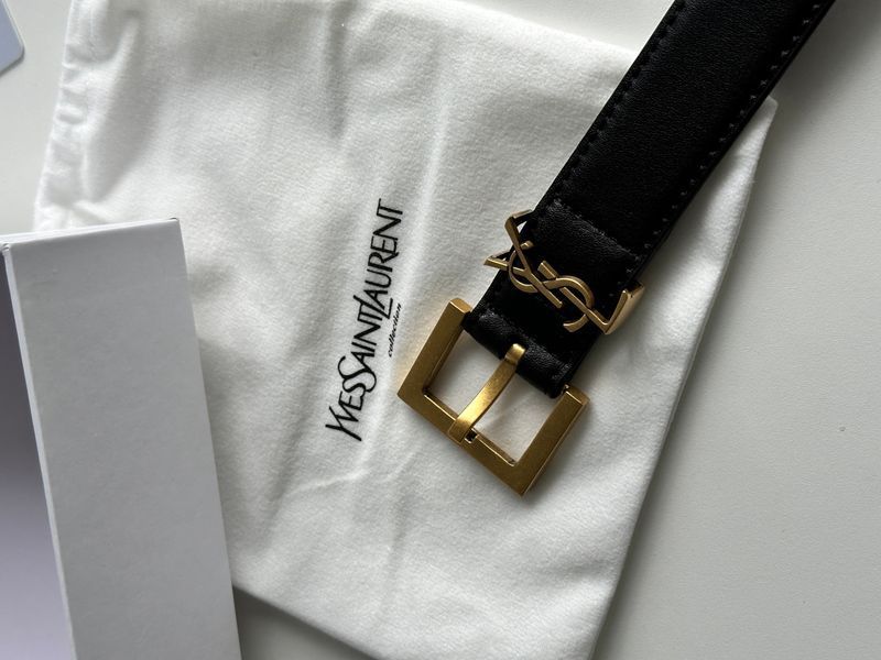 Ремень Saint Laurent Cassandre Belt in Black Leather/Gold Buckle 66119 фото