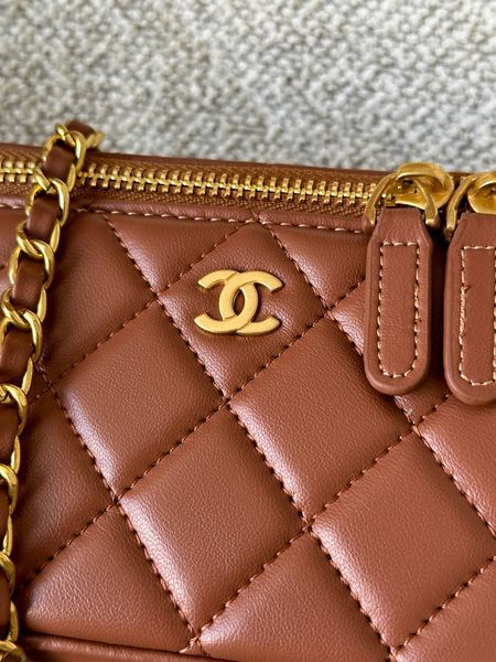 Сумка Chanel Pearl Crush Small Vanity Case in Quilted Lambskin Brown/Aged Gold Hardware 0483 фото