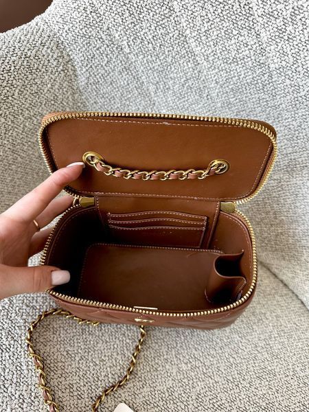 Сумка Chanel Pearl Crush Small Vanity Case in Quilted Lambskin Brown/Aged Gold Hardware 0483 фото