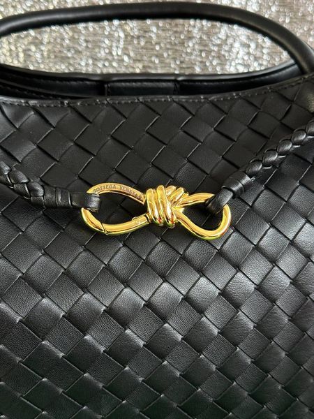 Сумка Bottega Veneta Andiamo Intrecciato Medium Leather Bag Black 99631 фото