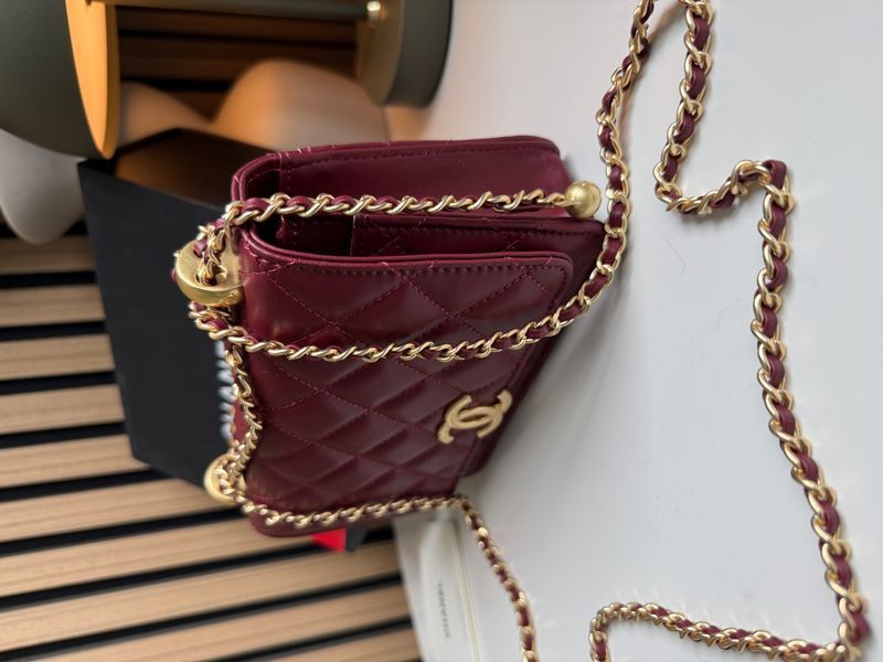 Сумка Chanel Mini Perfect Fit Flap Bag in Burgundy Quilted Leather with Gold-Tone Hardware Premium 0307 фото