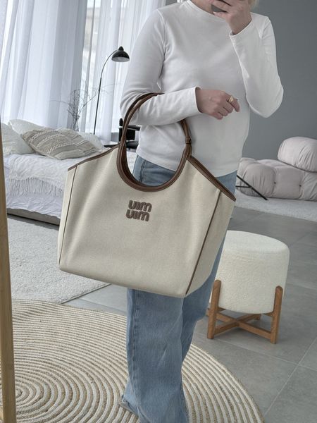 Сумка Miu Miu Ivy Canvas and Leather Large Tote Bag in Beige/Brandy 239 фото