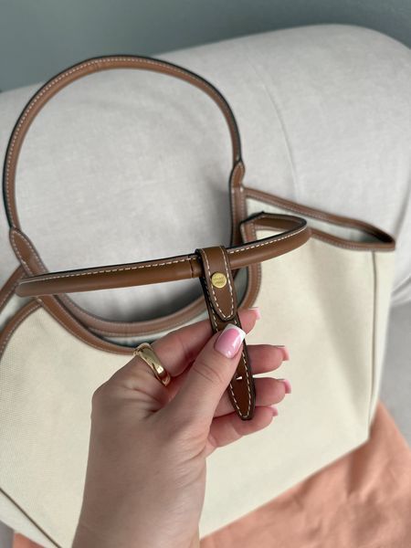 Сумка Miu Miu Ivy Canvas and Leather Large Tote Bag in Beige/Brandy 239 фото