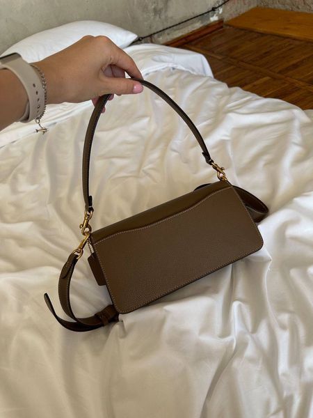 Сумка Coach Tabby Shoulder Bag 26 in Polished Pebbled Leather Dark Stone/Brass Hardware 0534 фото