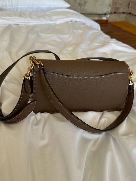 Сумка Coach Tabby Shoulder Bag 26 in Polished Pebbled Leather Dark Stone/Brass Hardware 0534 фото