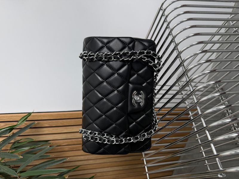 Сумка Chanel Classic 2.55 Medium Double Flap in Black Leather/Silver Hardware 139 фото