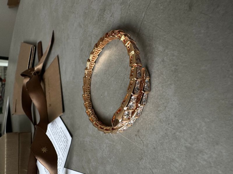 Браслет Bvlgari Serpenti Viper Full Pav&eacute; Diamond Bracelet 18K Yellow Gold JW0309 фото