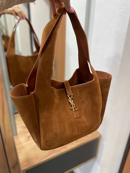 Сумка Saint Laurent Le 5 &Agrave; 7 Bea Suede Tote Bag Golden Leaf 261025 фото