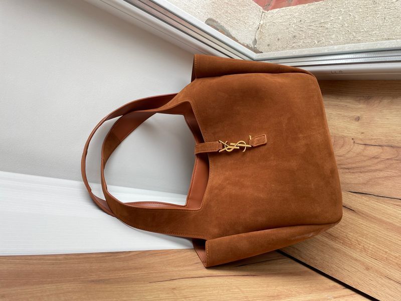 Сумка Saint Laurent Le 5 &Agrave; 7 Bea Suede Tote Bag Golden Leaf 261025 фото